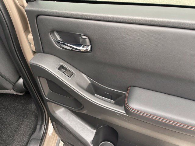 Used 2022 Nissan Frontier Pro-X RWD image 44
