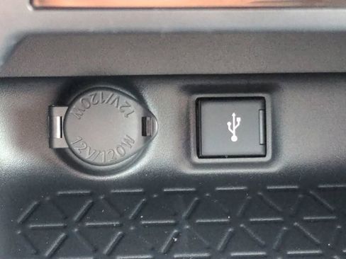 Used 2021 Toyota RAV4 XLE image 21