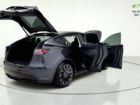 Used 2024 Tesla Model Y Performance AWD/4WD image 18