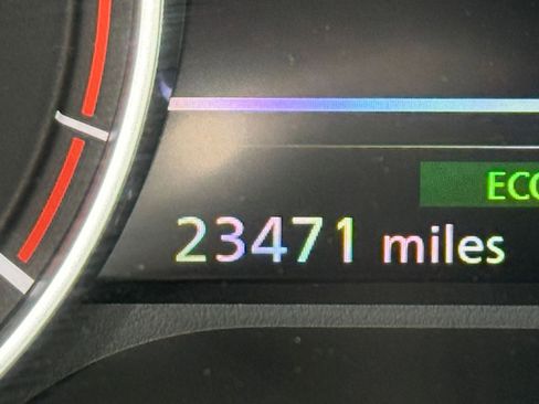 Used 2025 Nissan Rogue SV image 37