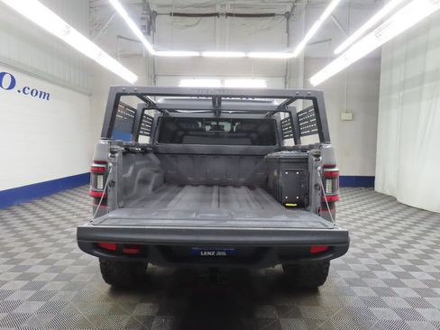 Used 2021 Jeep Gladiator Sport AWD/4WD image 30