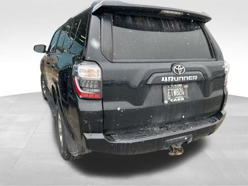 Used 2021 Toyota 4Runner SR5 Premium image 10