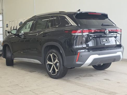 New 2026 Volkswagen Tiguan SE image 13