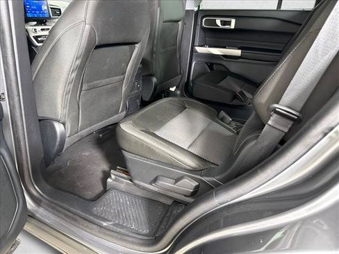 Used 2023 Ford Explorer XLT RWD image 21
