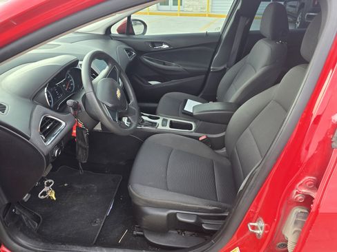 Used 2017 Chevrolet Cruze LS image 9