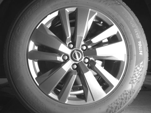 Used 2025 Nissan Pathfinder SV FWD image 14