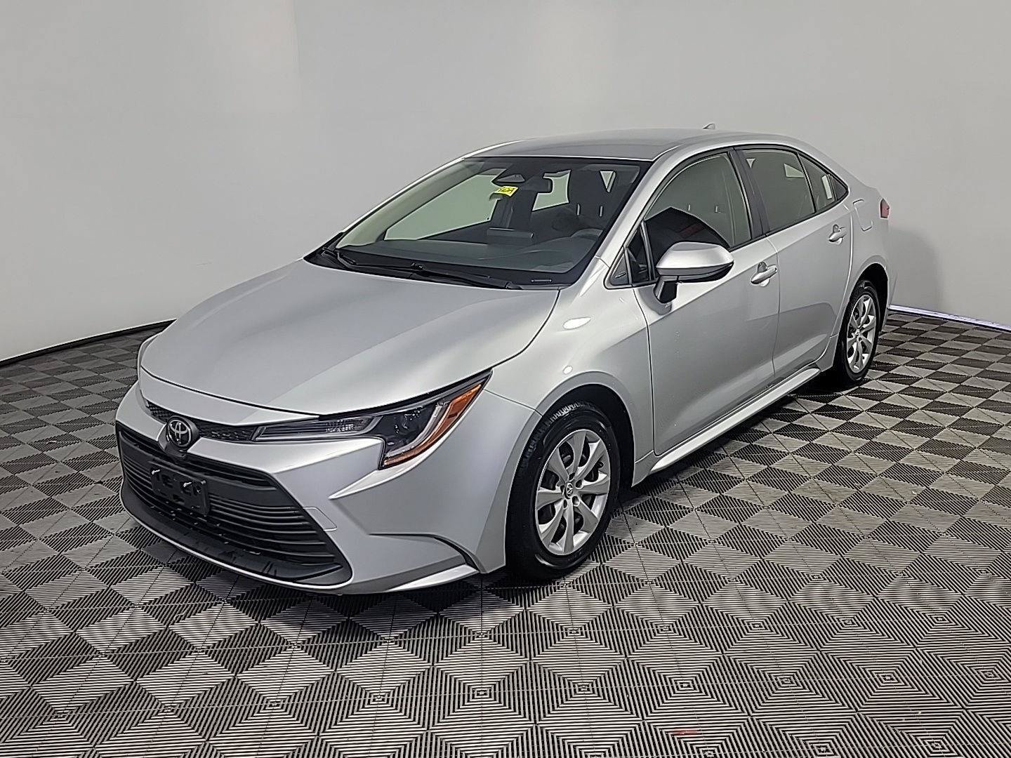 Used 2023 Toyota Corolla LE FWD image 11