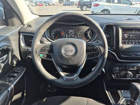 Used 2019 Jeep Cherokee Latitude w/ Popular Appearance Group FWD image 13
