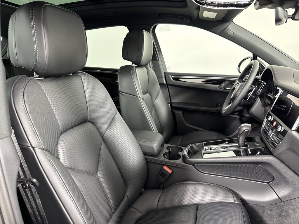 Used 2026 Porsche Macan S AWD/4WD image 24