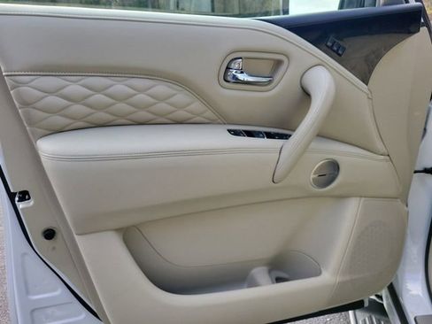 Used 2024 INFINITI QX80 Sensory image 15