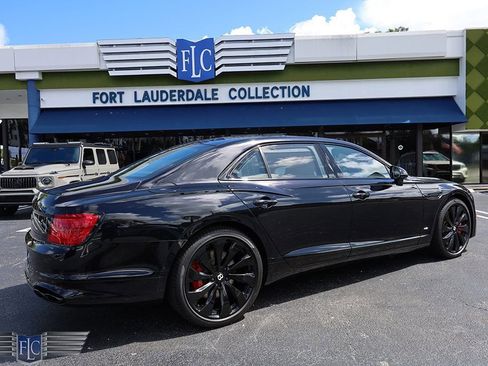 Used 2022 Bentley Flying Spur V8 image 6