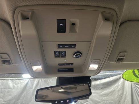 Used 2019 GMC Yukon Denali w/ Denali Ultimate Package AWD/4WD image 24