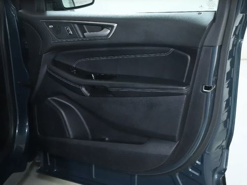 Used 2019 Ford Edge Titanium AWD/4WD image 36