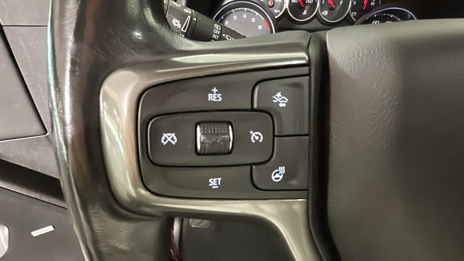 Used 2021 Chevrolet Tahoe RST w/ Luxury Package AWD/4WD image 19