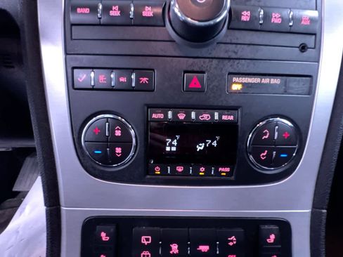 Used 2010 GMC Acadia SLT image 25