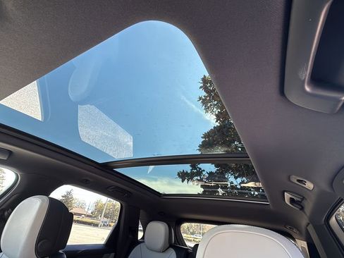 Certified 2026 Porsche Cayenne image 15