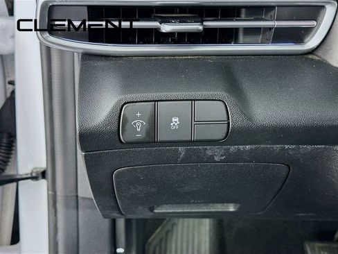 Used 2025 Hyundai Elantra SEL image 14