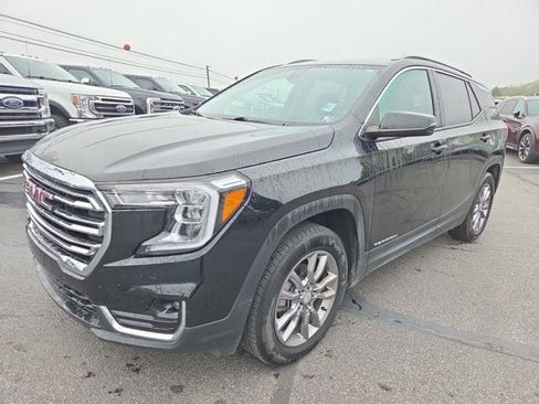 Used 2022 GMC Terrain SLT image 2