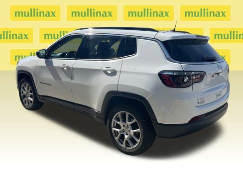 Used 2022 Jeep Compass Latitude image 16