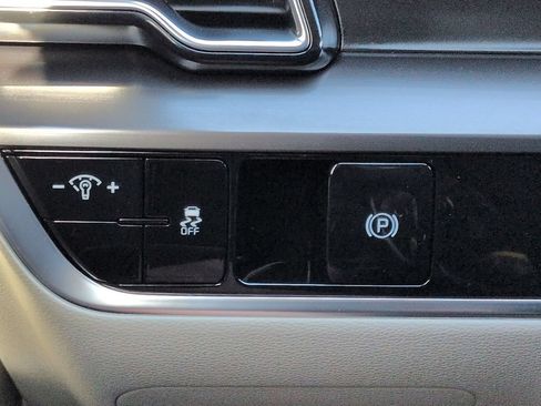 Used 2024 Kia Sportage EX FWD image 22
