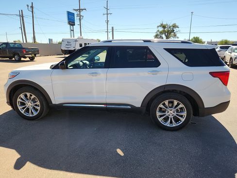 Used 2023 Ford Explorer Limited image 2