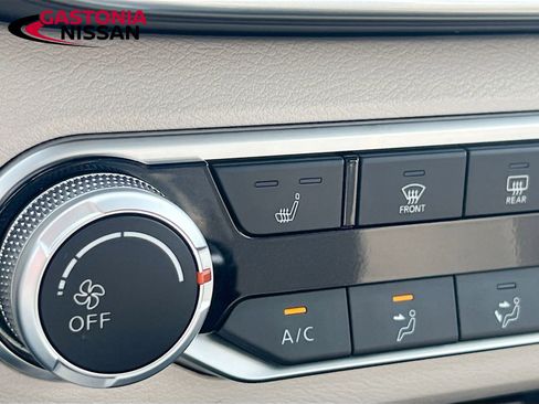 Used 2023 Nissan Altima 2.5 SV w/ SV Premium Package image 27