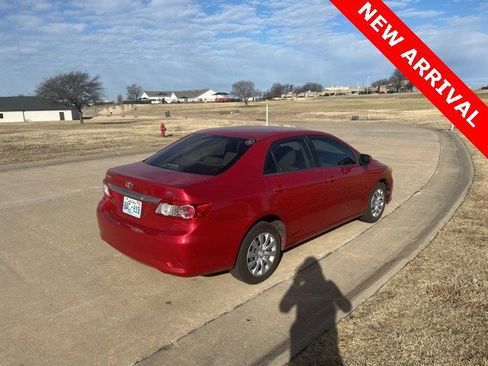 Used 2013 Toyota Corolla LE image 3