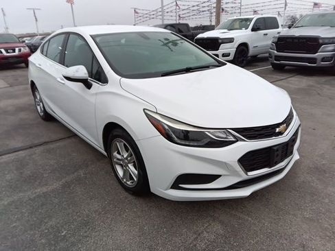 Used 2018 Chevrolet Cruze LT w/ LT Fleet Convenience Package FWD image 8
