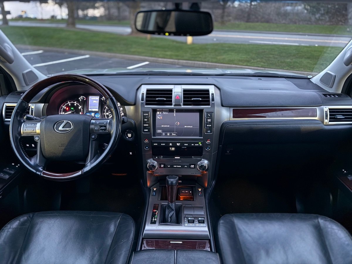 Used 2018 Lexus GX 460 Premium w/ Premium Package AWD/4WD image 20