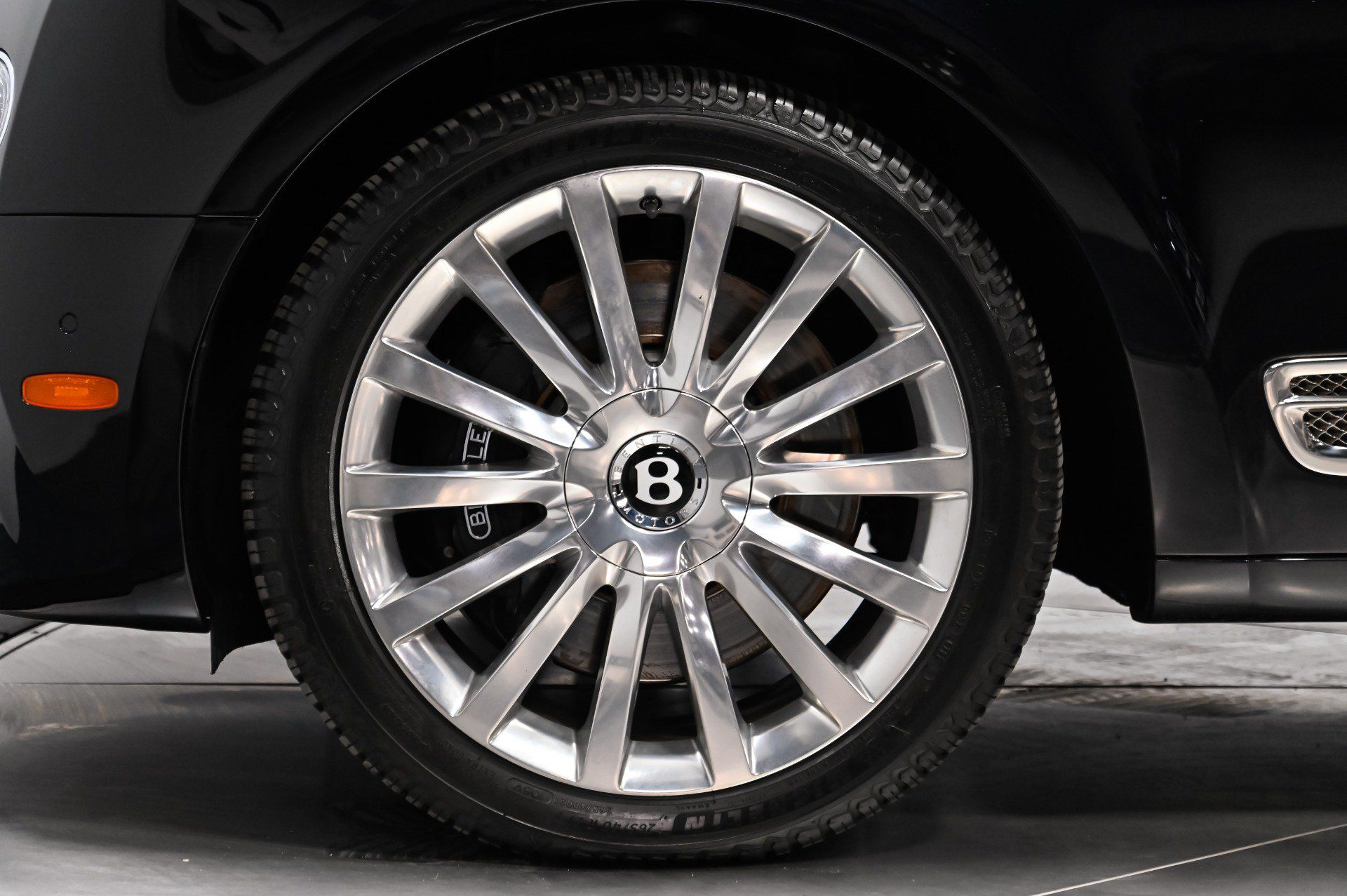Used 2017 Bentley Mulsanne RWD image 26