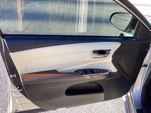 Used 2018 Toyota Avalon XLE image 20