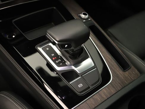 Certified 2024 Audi Q5 e Premium Plus AWD/4WD image 28