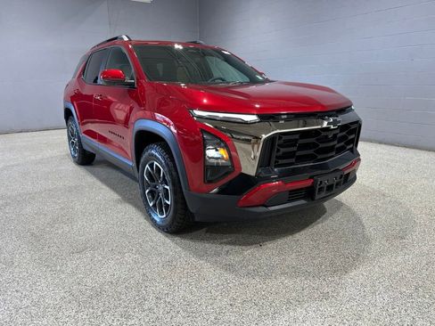 Used 2026 Chevrolet Equinox ACTIV w/ Convenience Package III AWD/4WD image 1