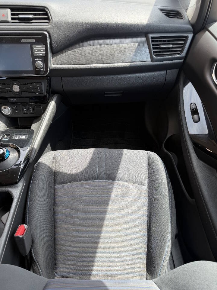 Used 2018 Nissan Leaf SV w/ SV All Weather Package FWD image 12