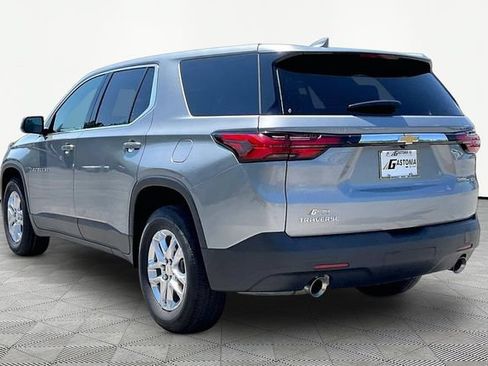 Used 2023 Chevrolet Traverse LS FWD image 4