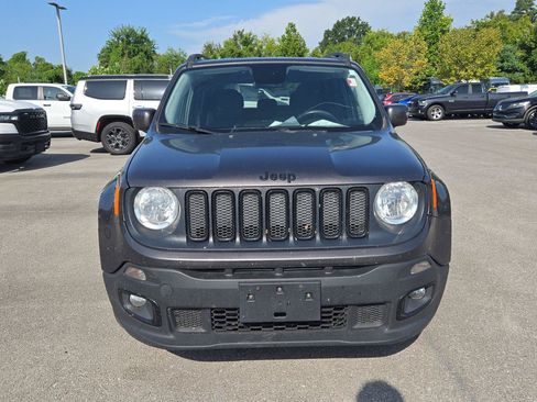 Used 2017 Jeep Renegade Altitude FWD image 2