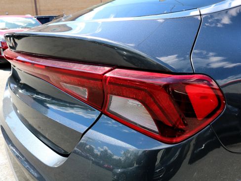 Used 2022 Kia K5 LXS image 10