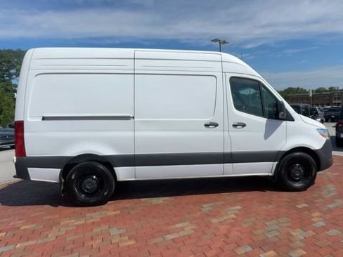 Used 2025 Mercedes-Benz Sprinter 2500 image 3