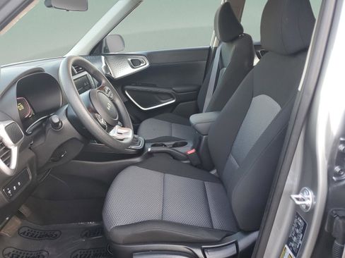 Certified 2025 Kia Soul LX w/ LX Technology Package FWD image 15