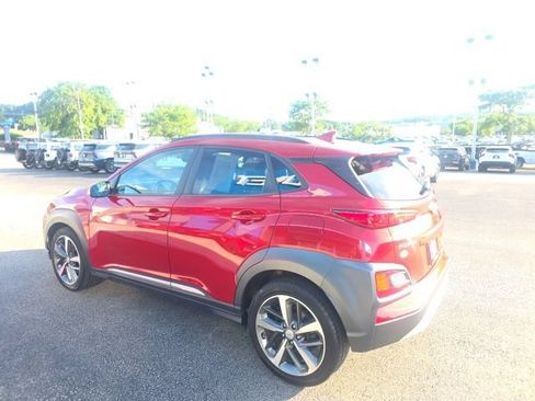 Used 2021 Hyundai Kona Limited w/ Cargo Package AWD/4WD image 4