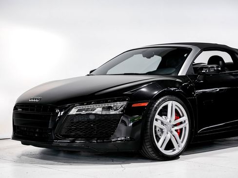 Used 2014 Audi R8 V8 w/ Full Leather Package AWD/4WD image 28