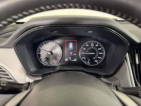 Used 2025 Subaru Outback Premium image 3