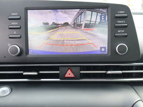 Used 2023 Hyundai Elantra SEL image 43