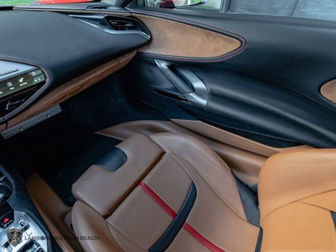 Used 2022 Ferrari SF90 Stradale image 11