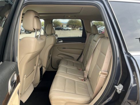 Used 2014 Jeep Grand Cherokee Limited w/ Luxury Group II image 17