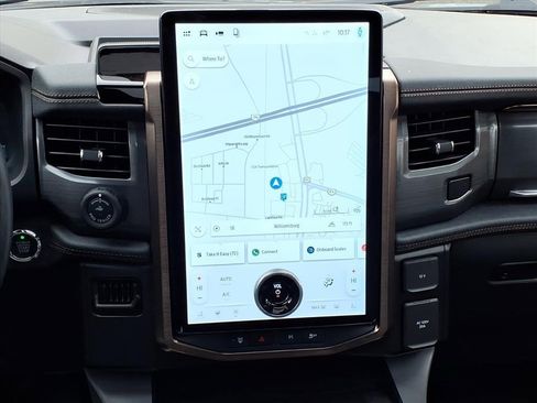 Used 2024 Ford F150 Lightning Lariat image 19