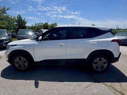 Used 2022 Kia Seltos S FWD image 2