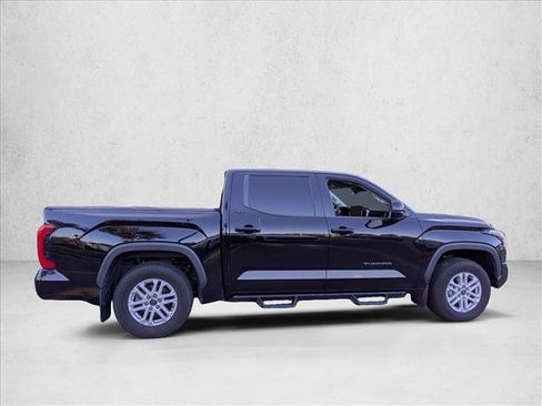 Used 2022 Toyota Tundra SR5 w/ SR5 Premium Package AWD/4WD image 4