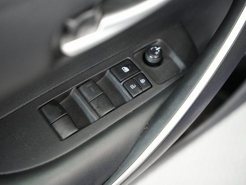 Used 2021 Toyota Corolla SE image 40