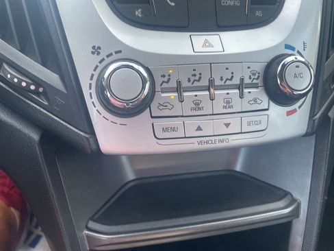 Used 2017 Chevrolet Equinox LT FWD image 15